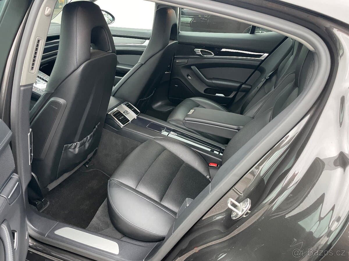 2013 Porsche PANAMERA - 9