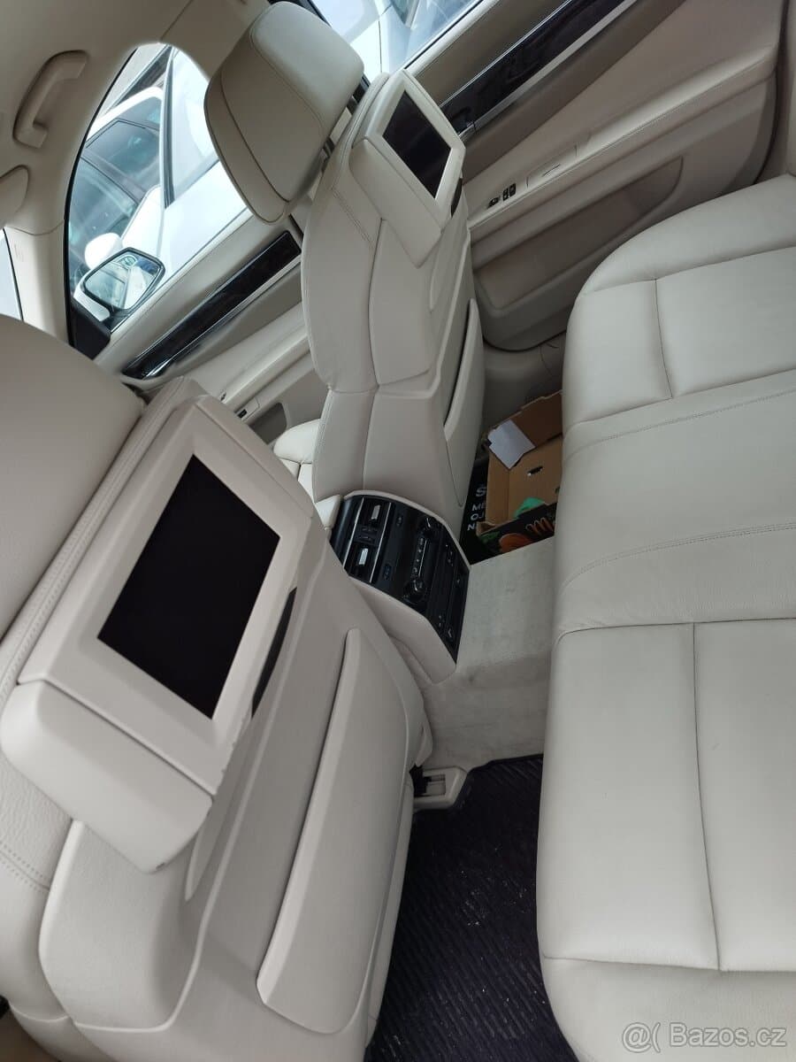 2011 BMW 7-SERIES - 9