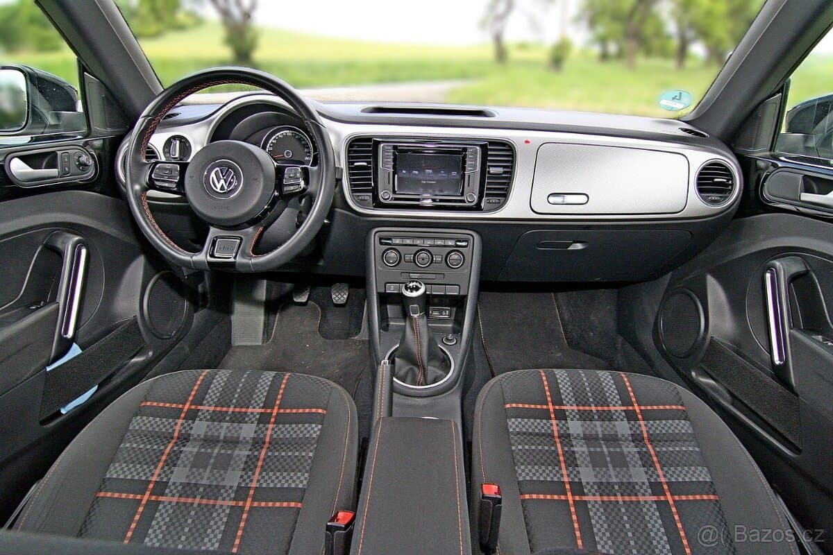 2016 Volkswagen BEETLE - 9