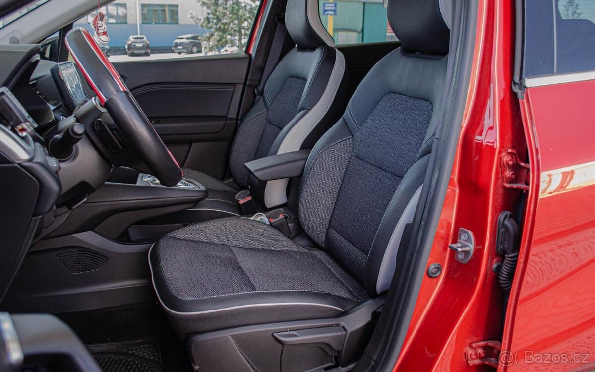 2023 Renault CAPTUR - 9