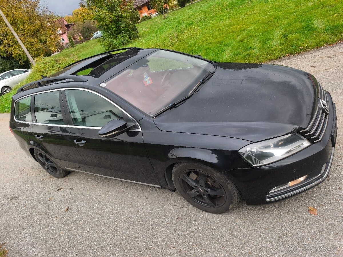 2012 Volkswagen PASSAT - 9