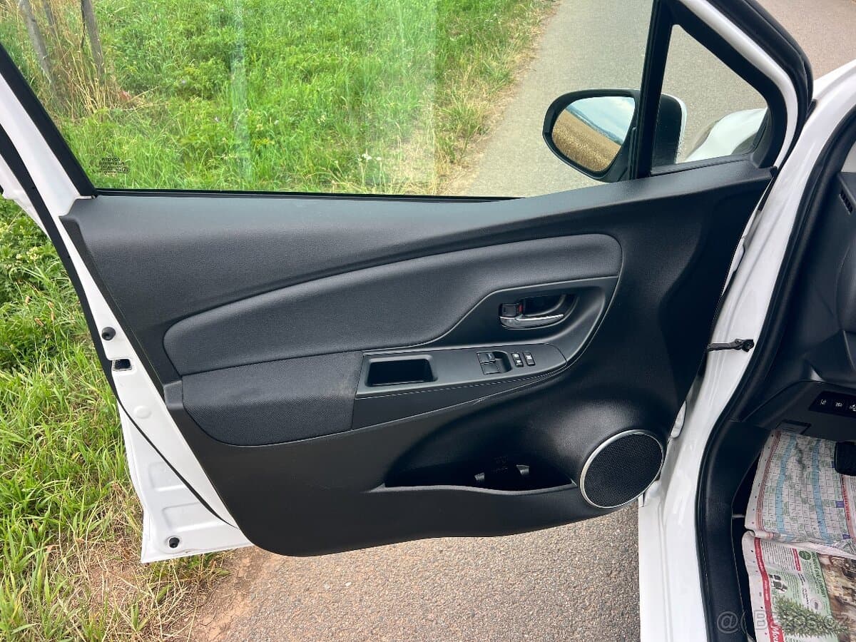2019 Toyota YARIS - 9