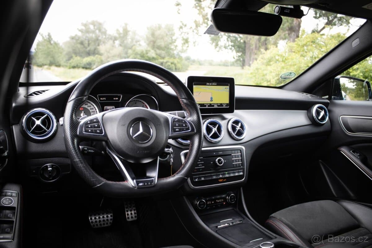 2015 Mercedes-Benz GLA - 9