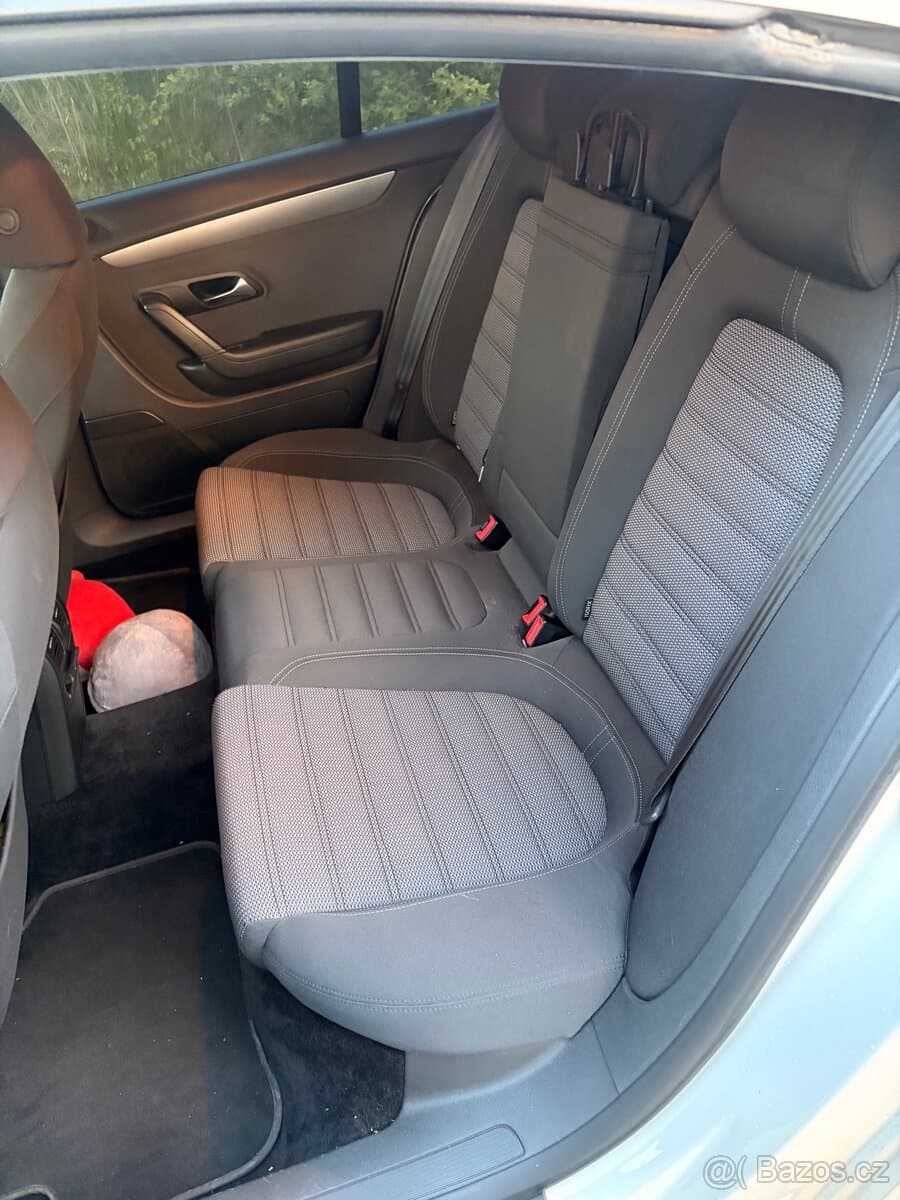 2011 Volkswagen PASSAT CC - 9