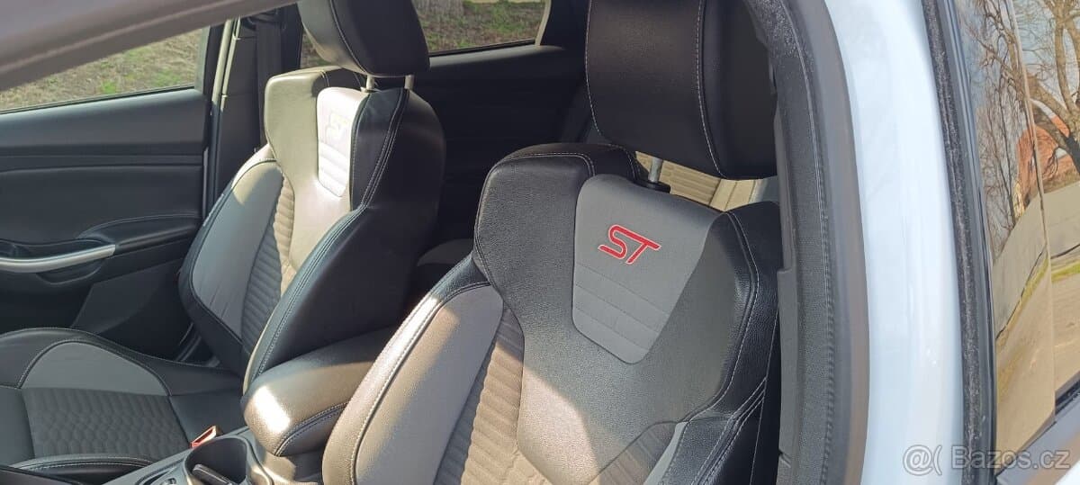 2012 Ford FOCUS - 9