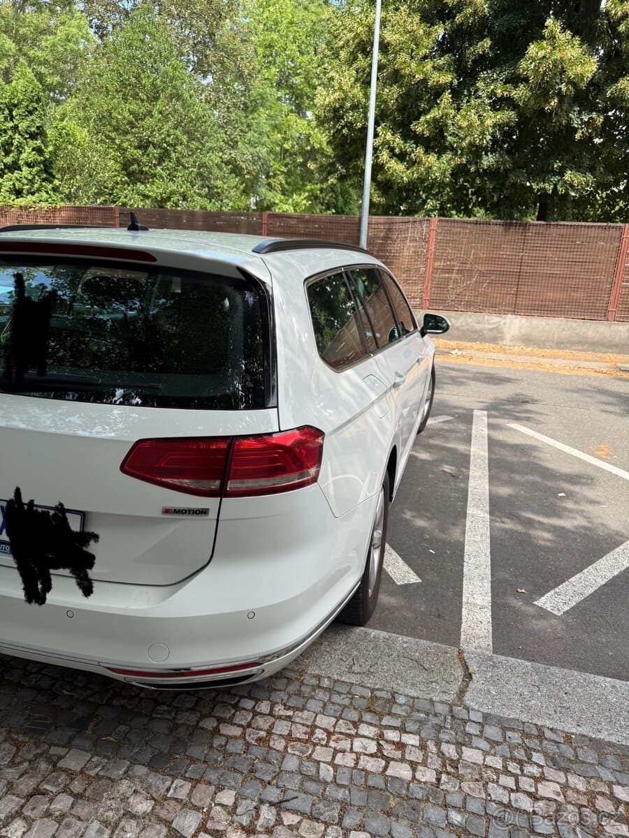 2019 Volkswagen PASSAT - 9