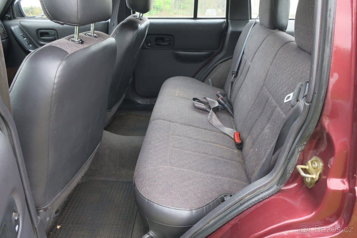 2001 Jeep CHEROKEE - 9