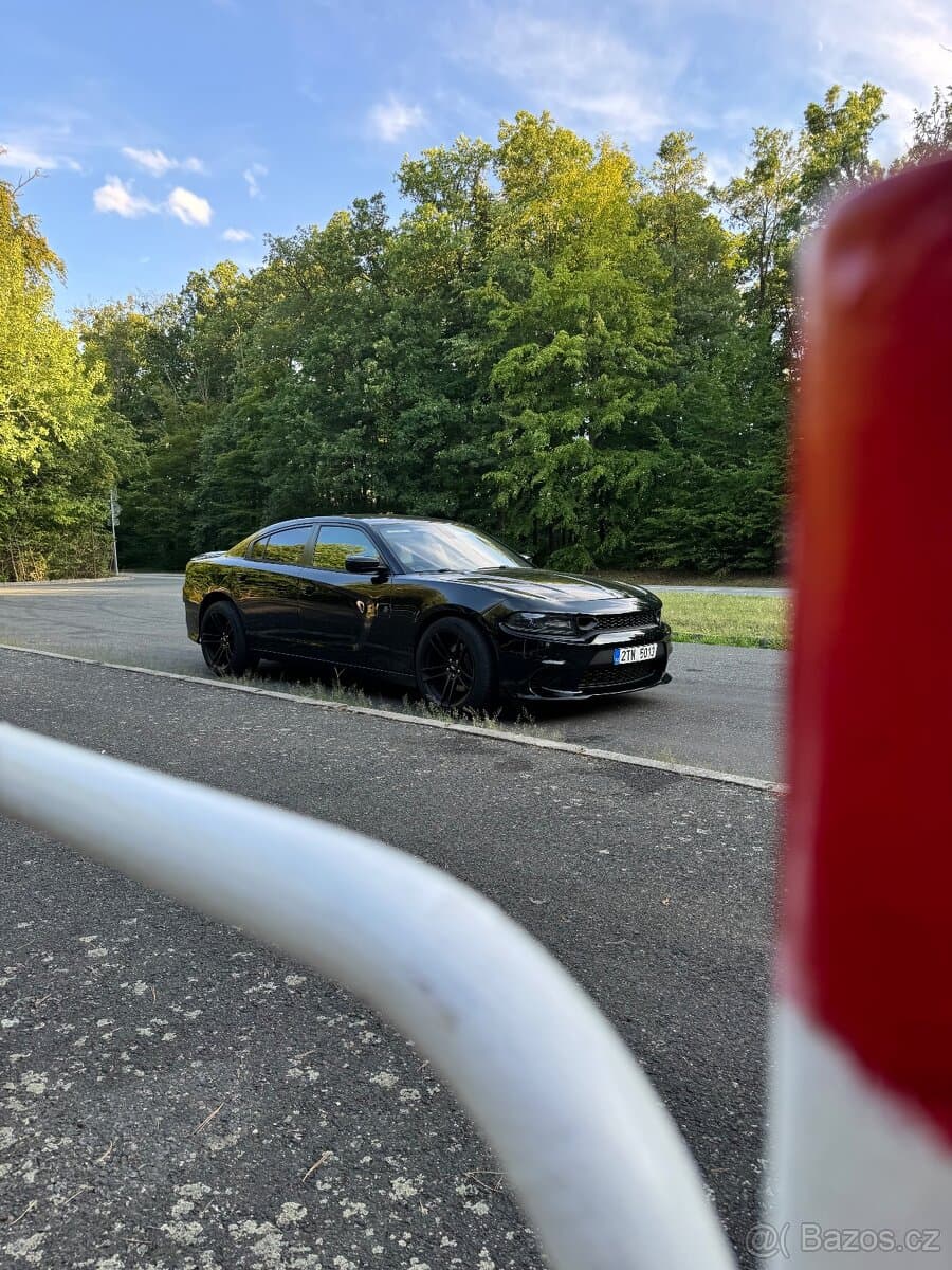 Dodge CHARGER - 9
