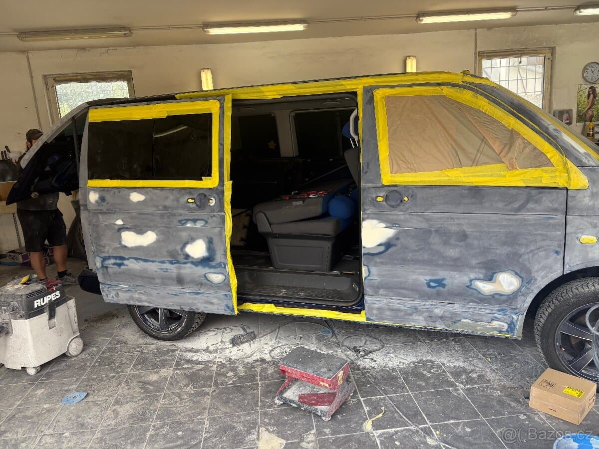 Volkswagen MULTIVAN - 9