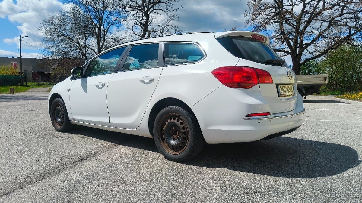 2013 Opel ASTRA - 9
