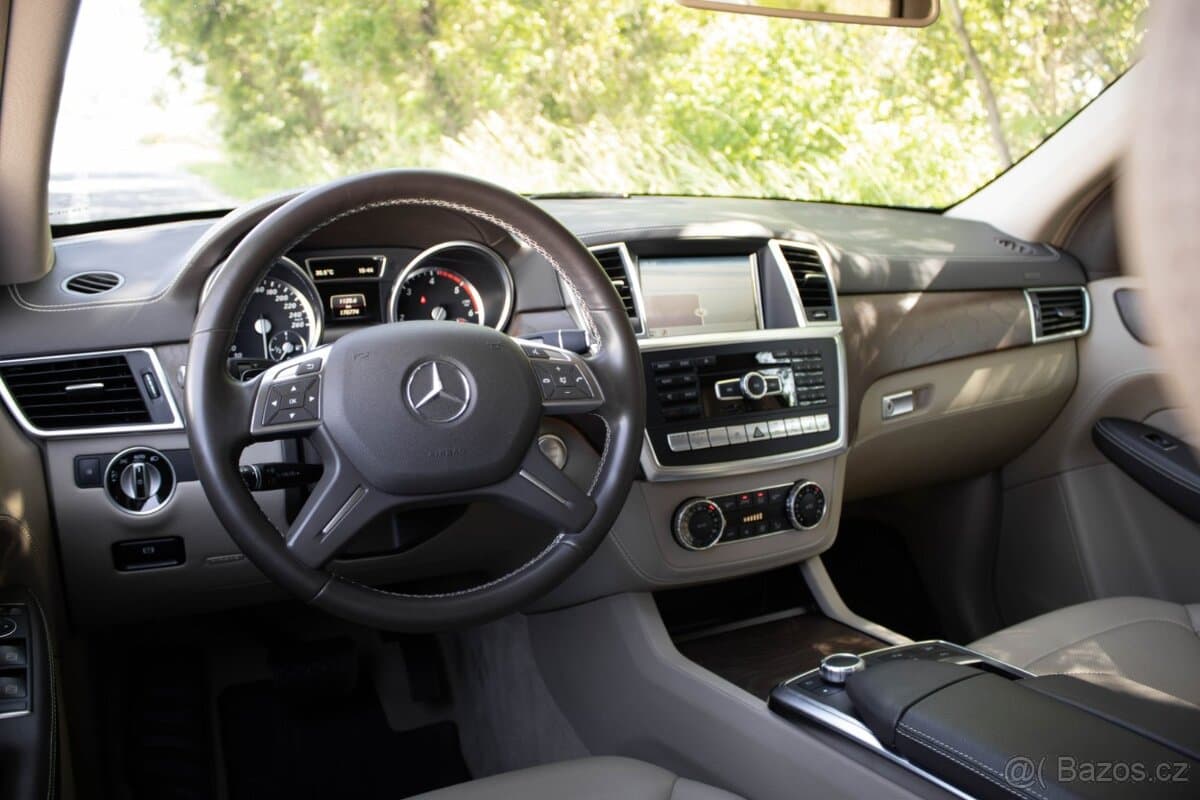 2015 Mercedes-Benz M-CLASS - 9