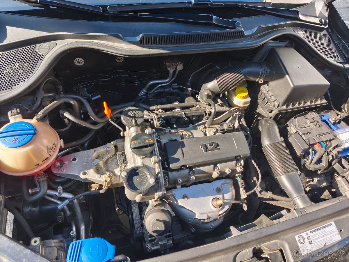 2012 Volkswagen POLO - 9