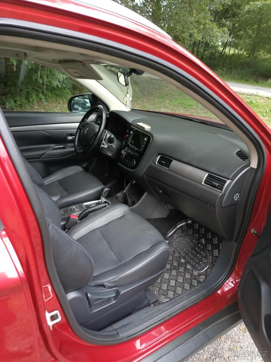 2014 Mitsubishi OUTLANDER - 9