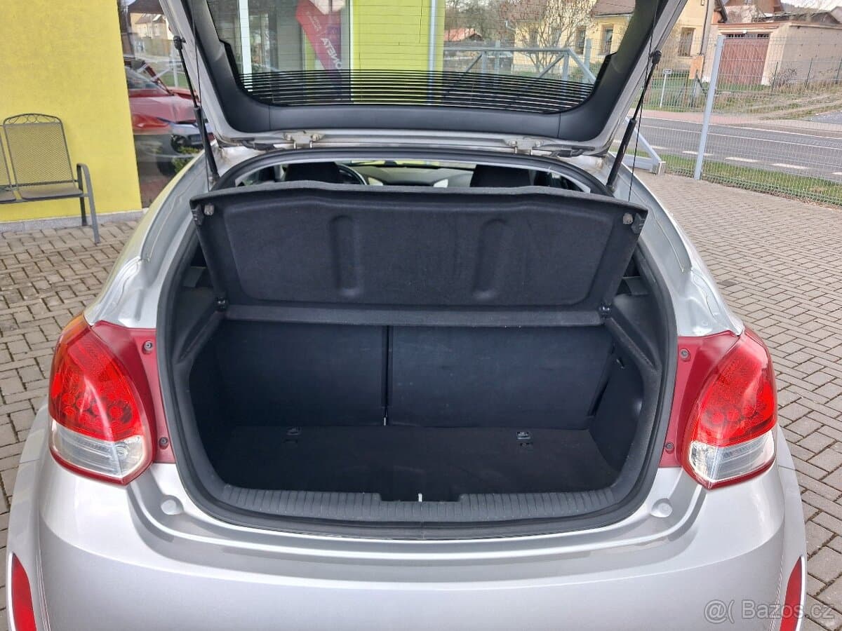 2011 Hyundai VELOSTER - 9
