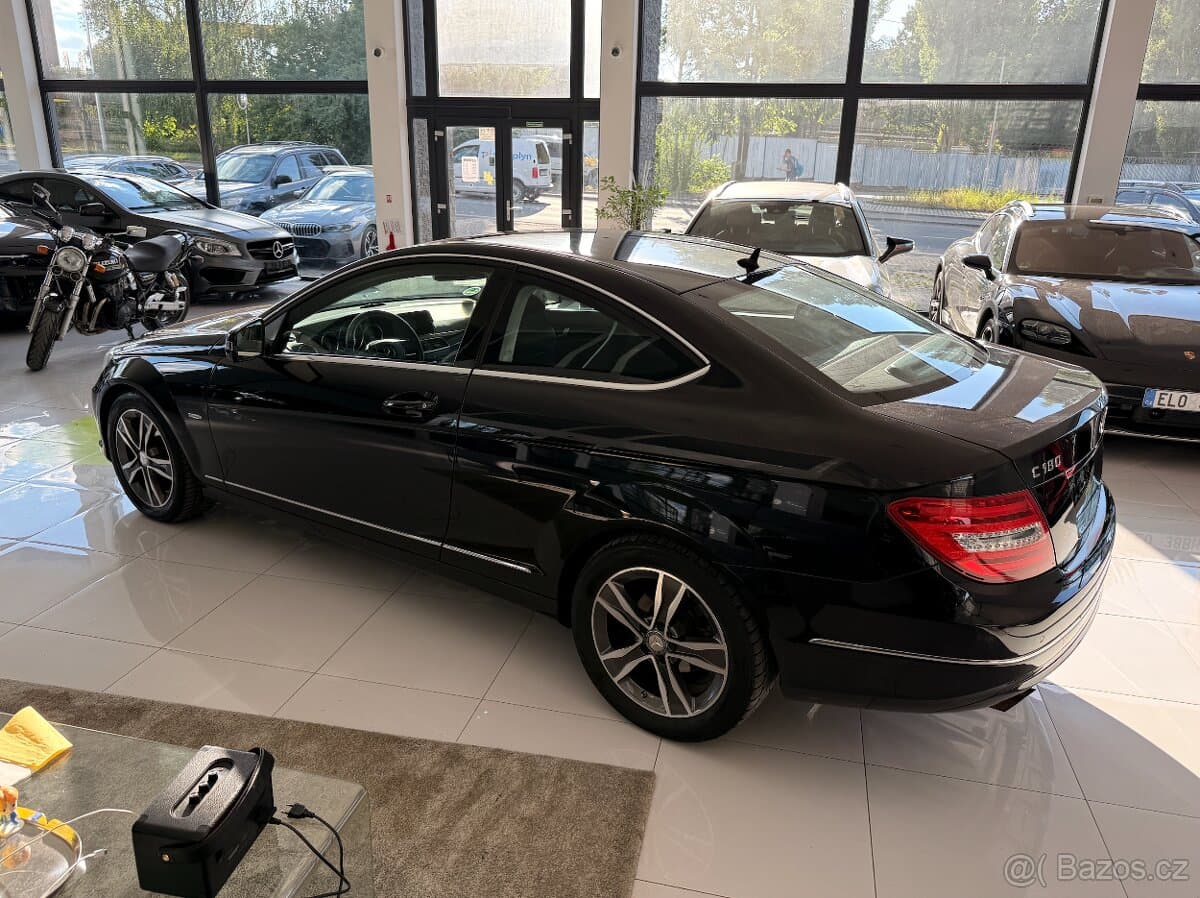 2011 Mercedes-Benz C-CLASS - 9