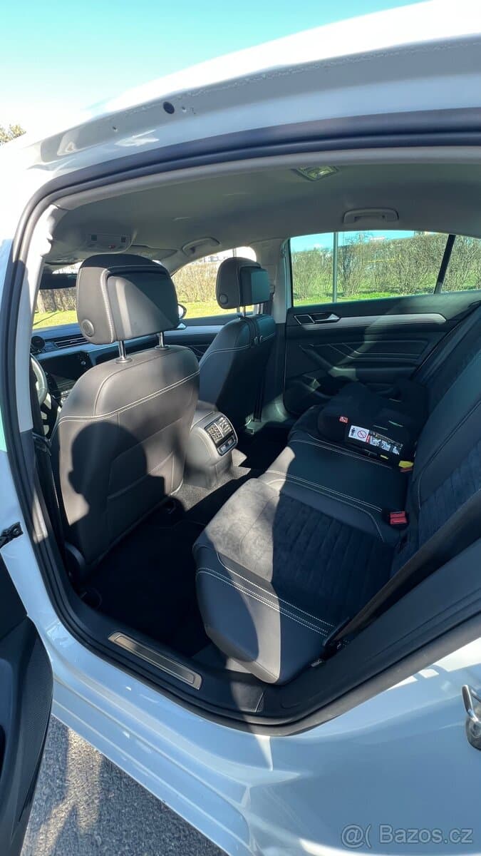 2020 Volkswagen PASSAT - 9