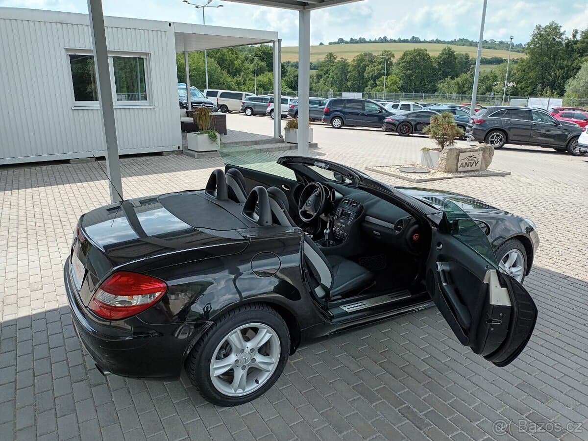 2004 Mercedes-Benz SLK - 9