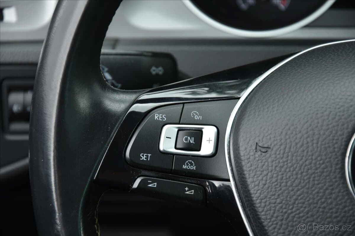 2015 Volkswagen GOLF - 9