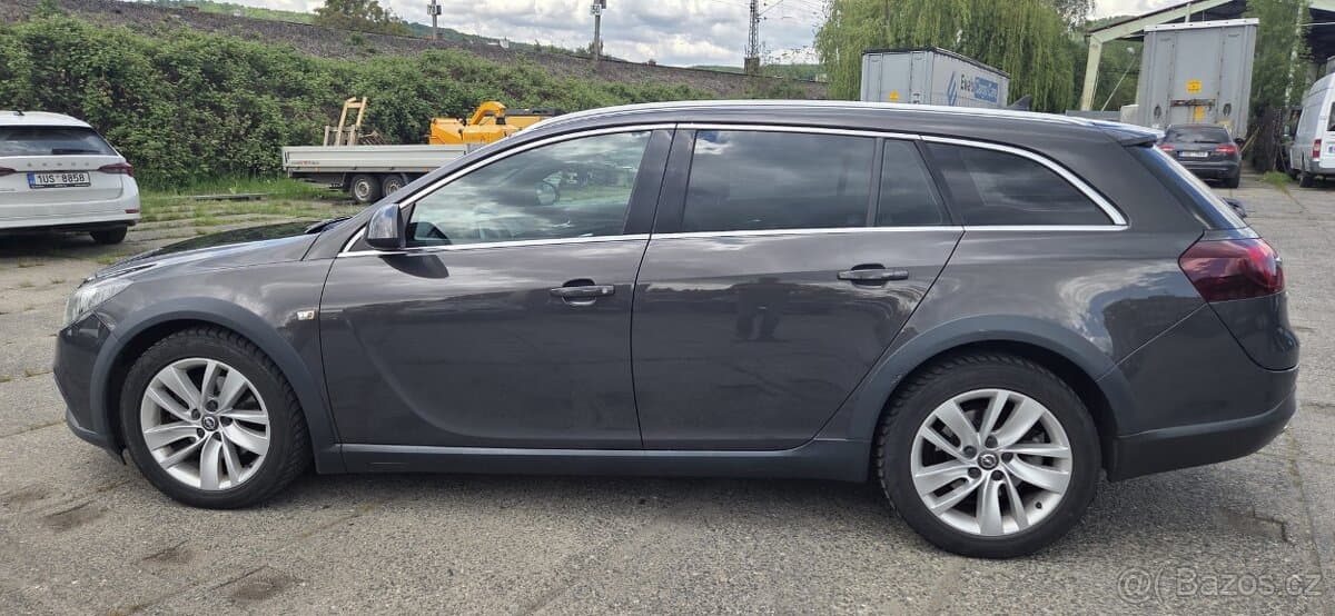 2015 Opel INSIGNIA - 9
