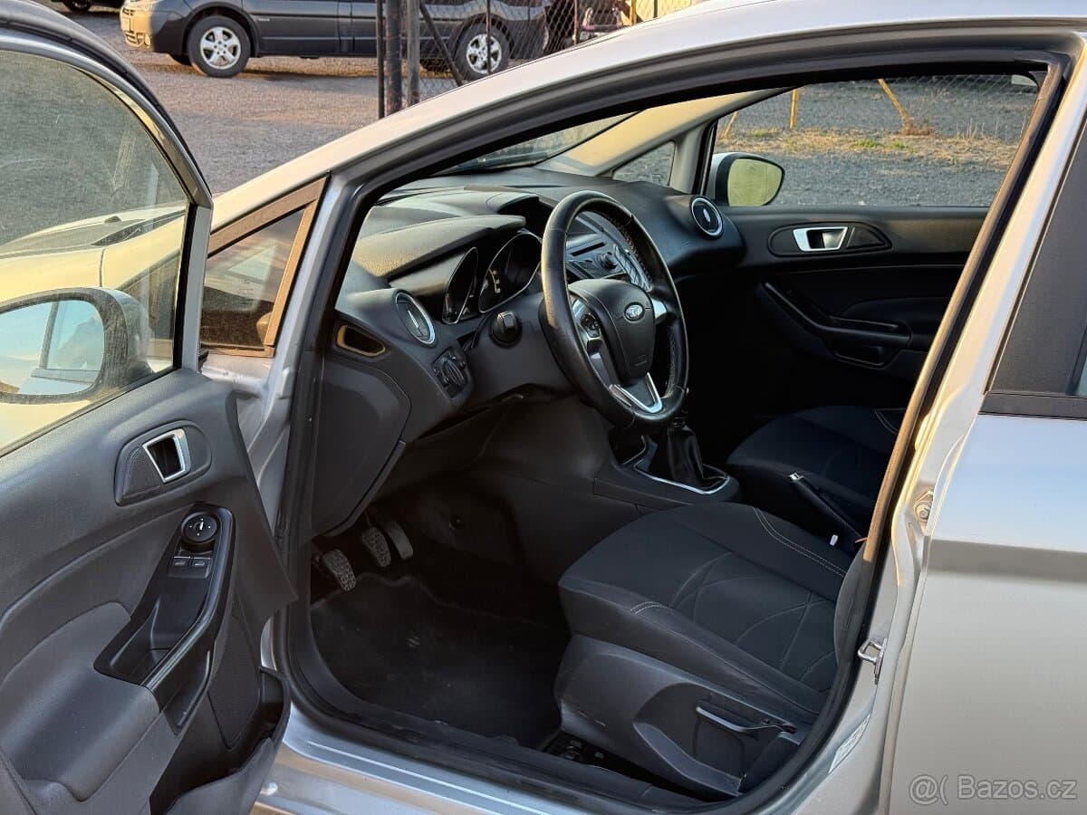 2013 Ford FIESTA - 9