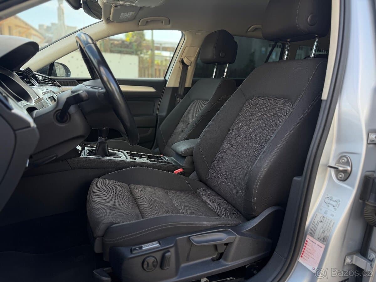 2016 Volkswagen PASSAT - 9