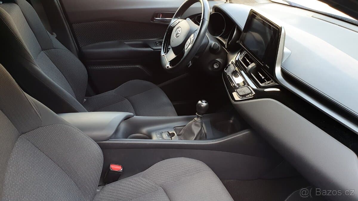 2017 Toyota C-HR - 9