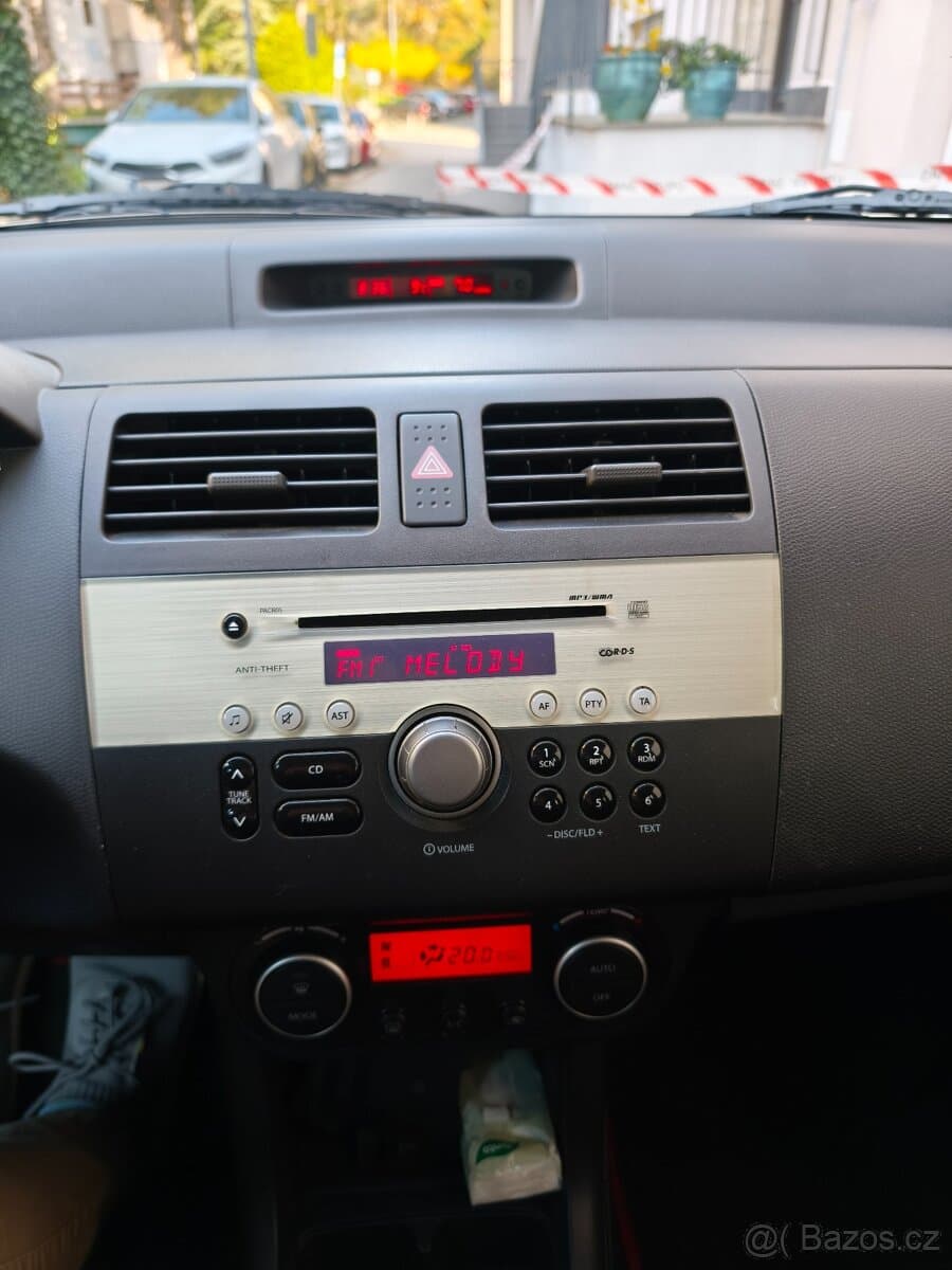 2009 Suzuki SWIFT - 9
