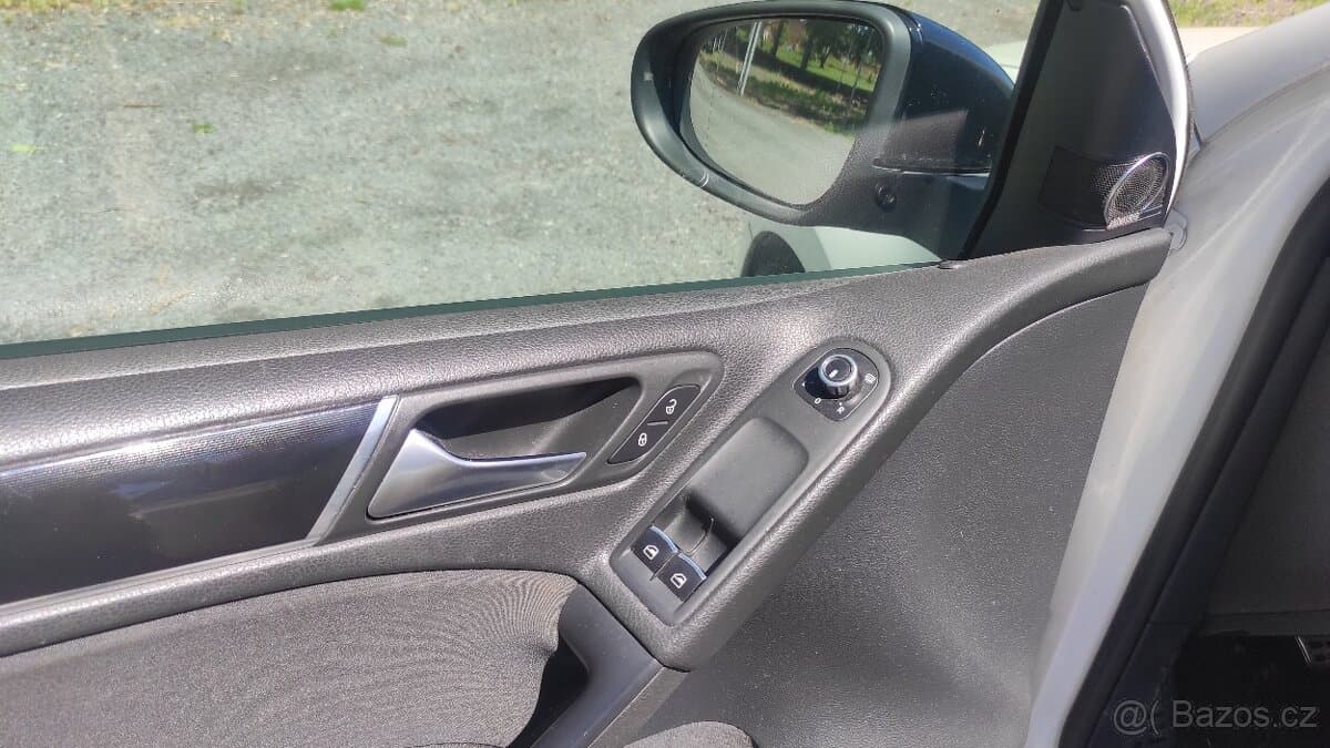 2009 Volkswagen GOLF - 9
