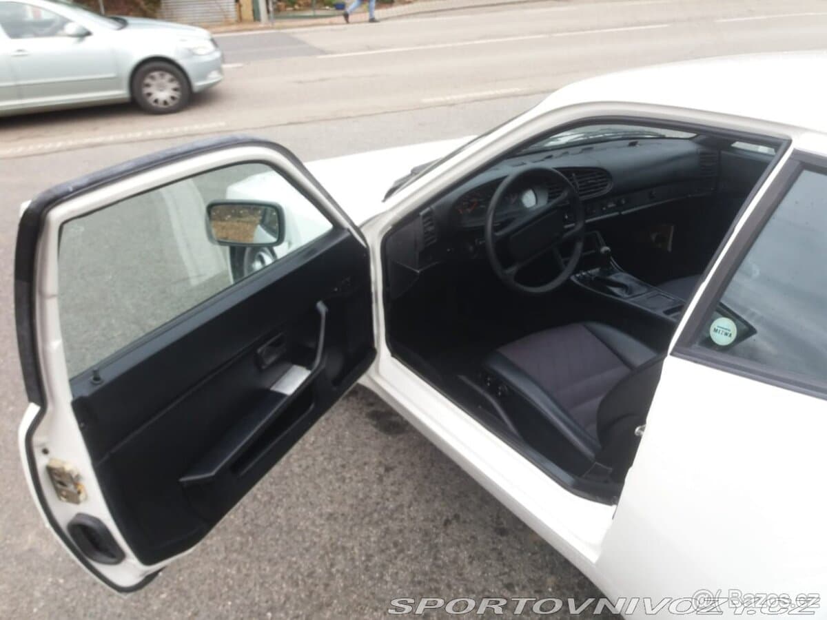 1987 Porsche 944 - 9
