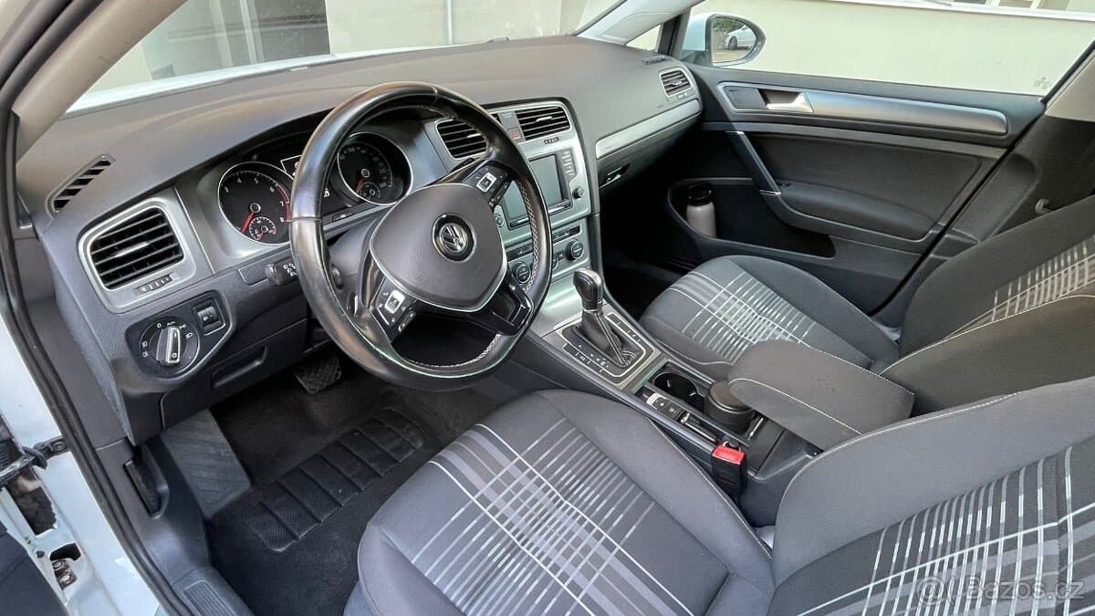 2015 Volkswagen GOLF - 9