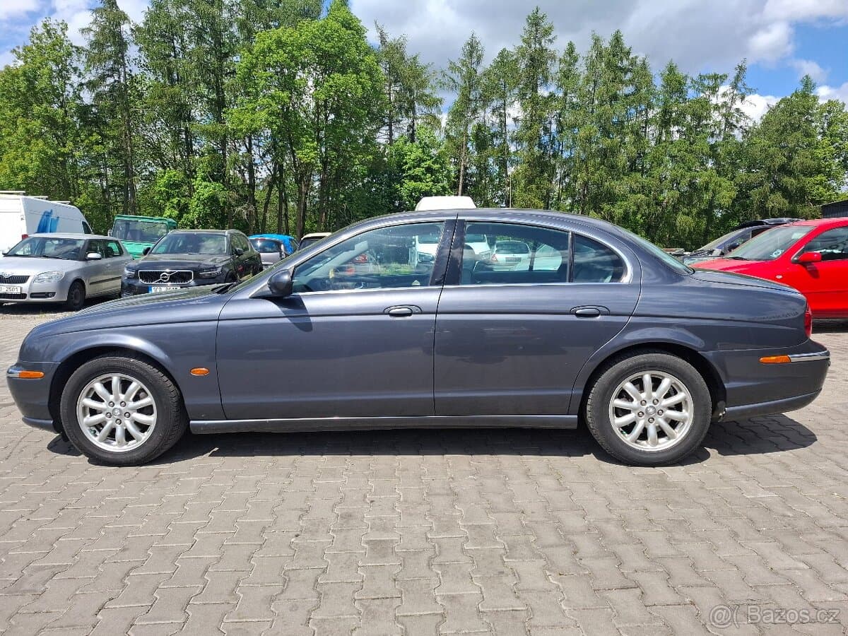 2002 Jaguar S-TYPE - 9