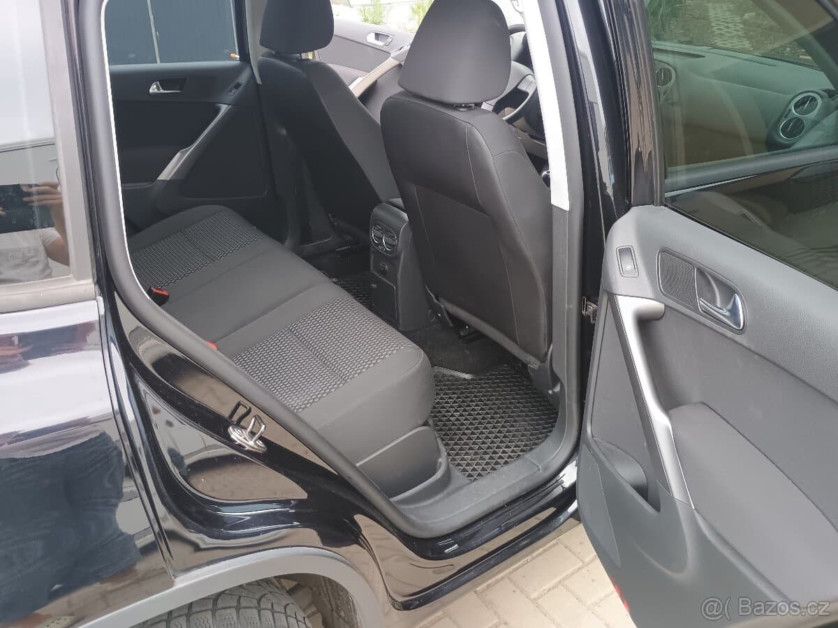 2009 Volkswagen TIGUAN - 9