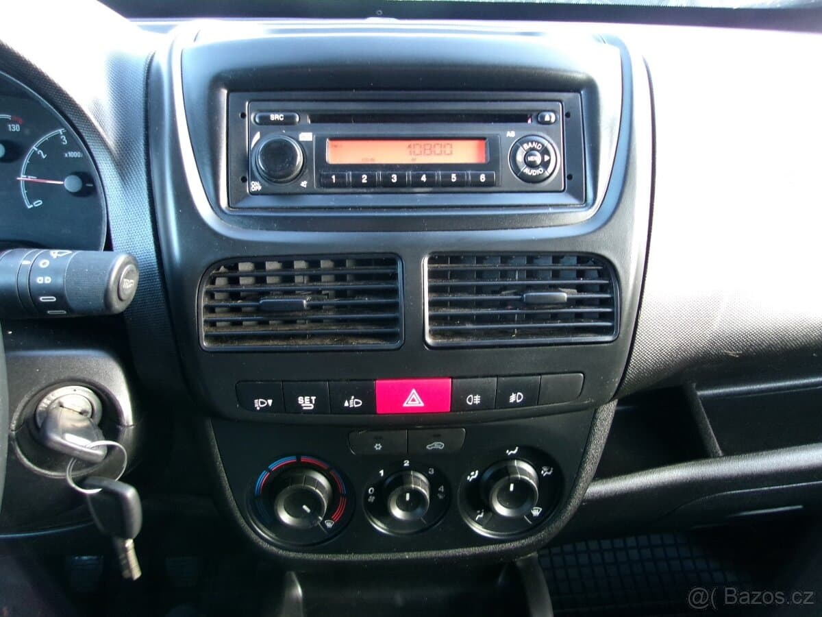 2018 Opel COMBO - 9