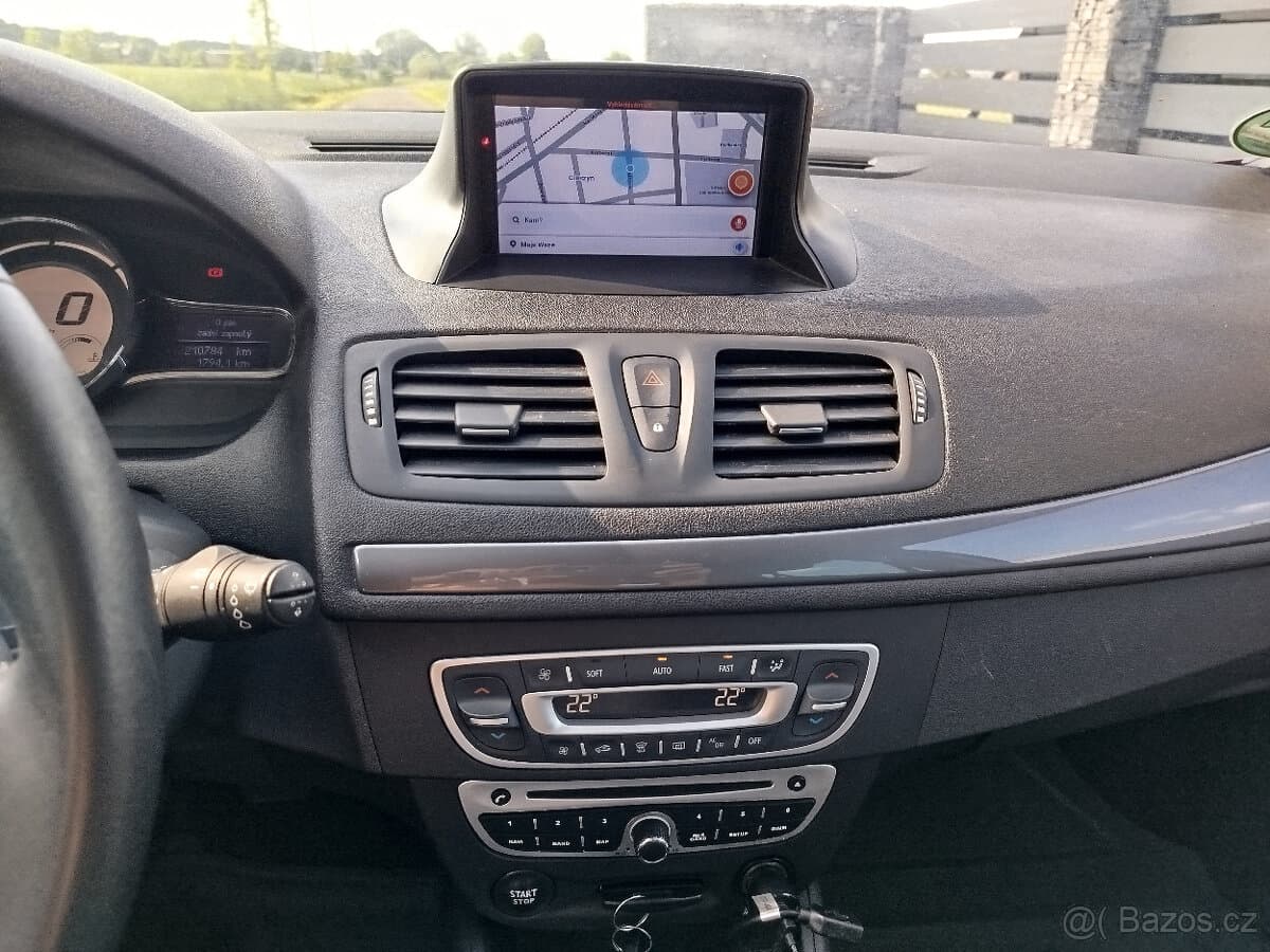 2015 Renault MEGANE - 9