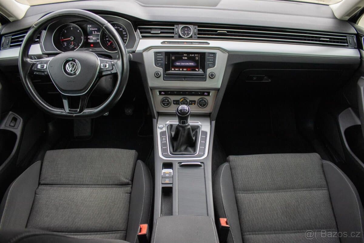 2016 Volkswagen PASSAT - 9