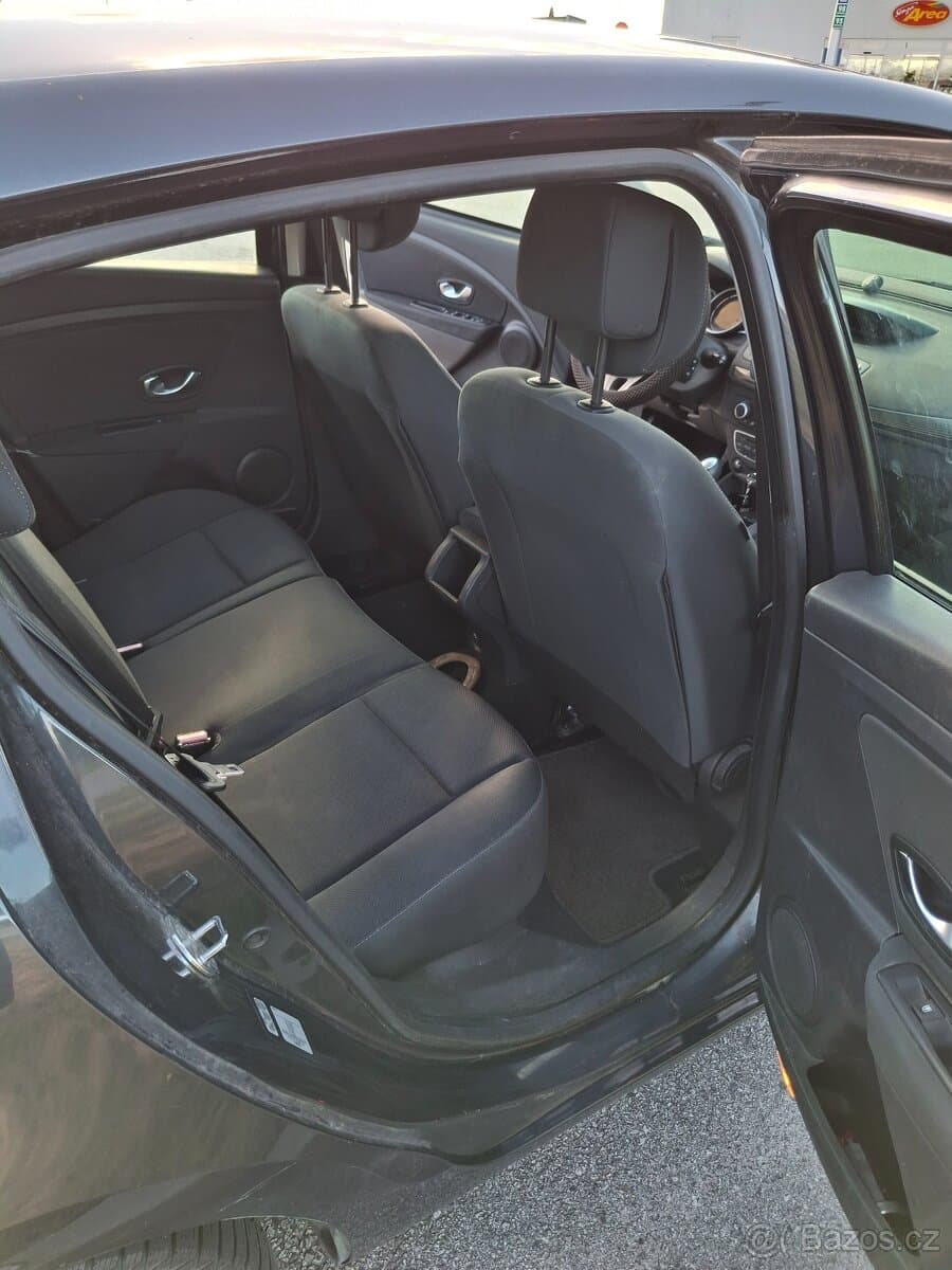 2011 Renault MEGANE - 9