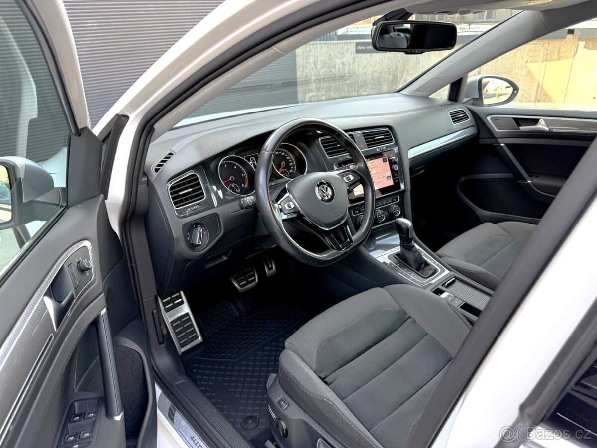 2019 Volkswagen GOLF - 9