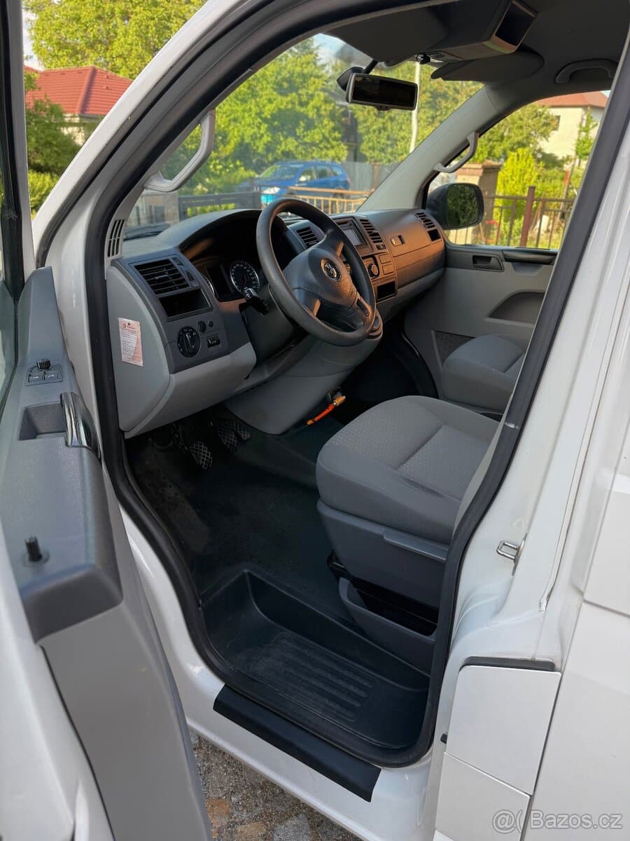 2011 Volkswagen TRANSPORTER - 9