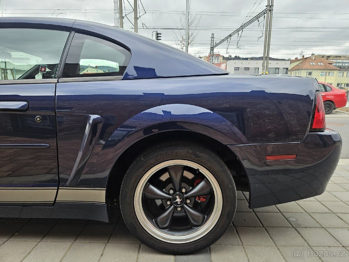 2001 Ford MUSTANG - 9