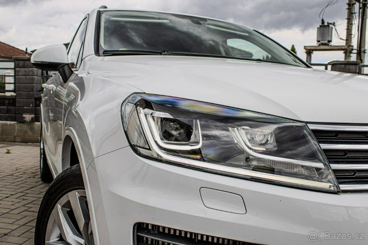 2016 Volkswagen TOUAREG - 9