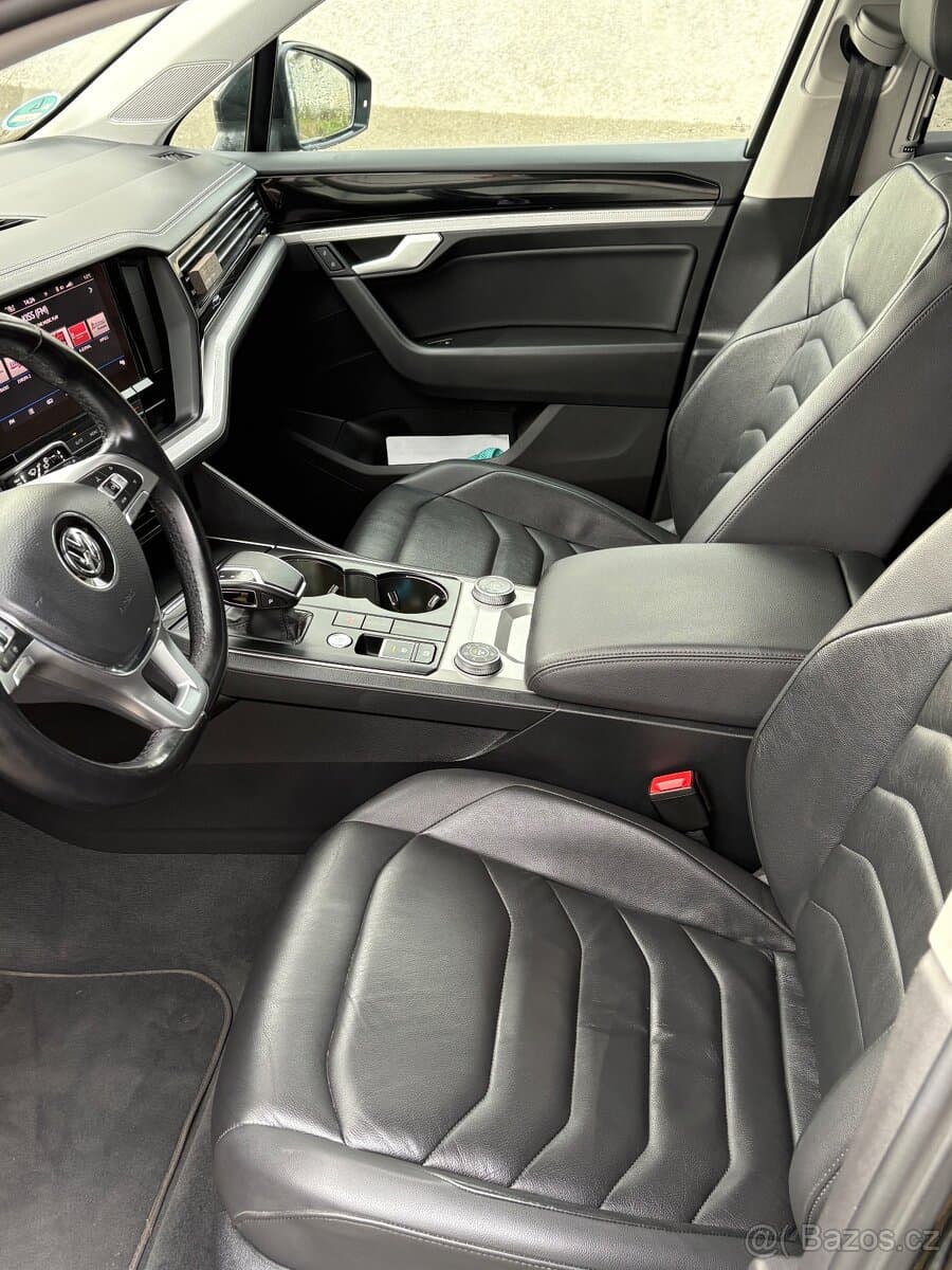 2020 Volkswagen TOUAREG - 9