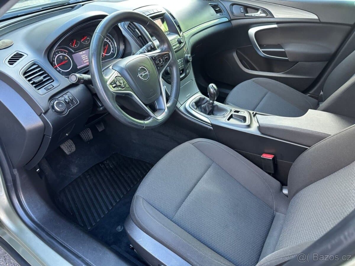 2015 Opel INSIGNIA - 9