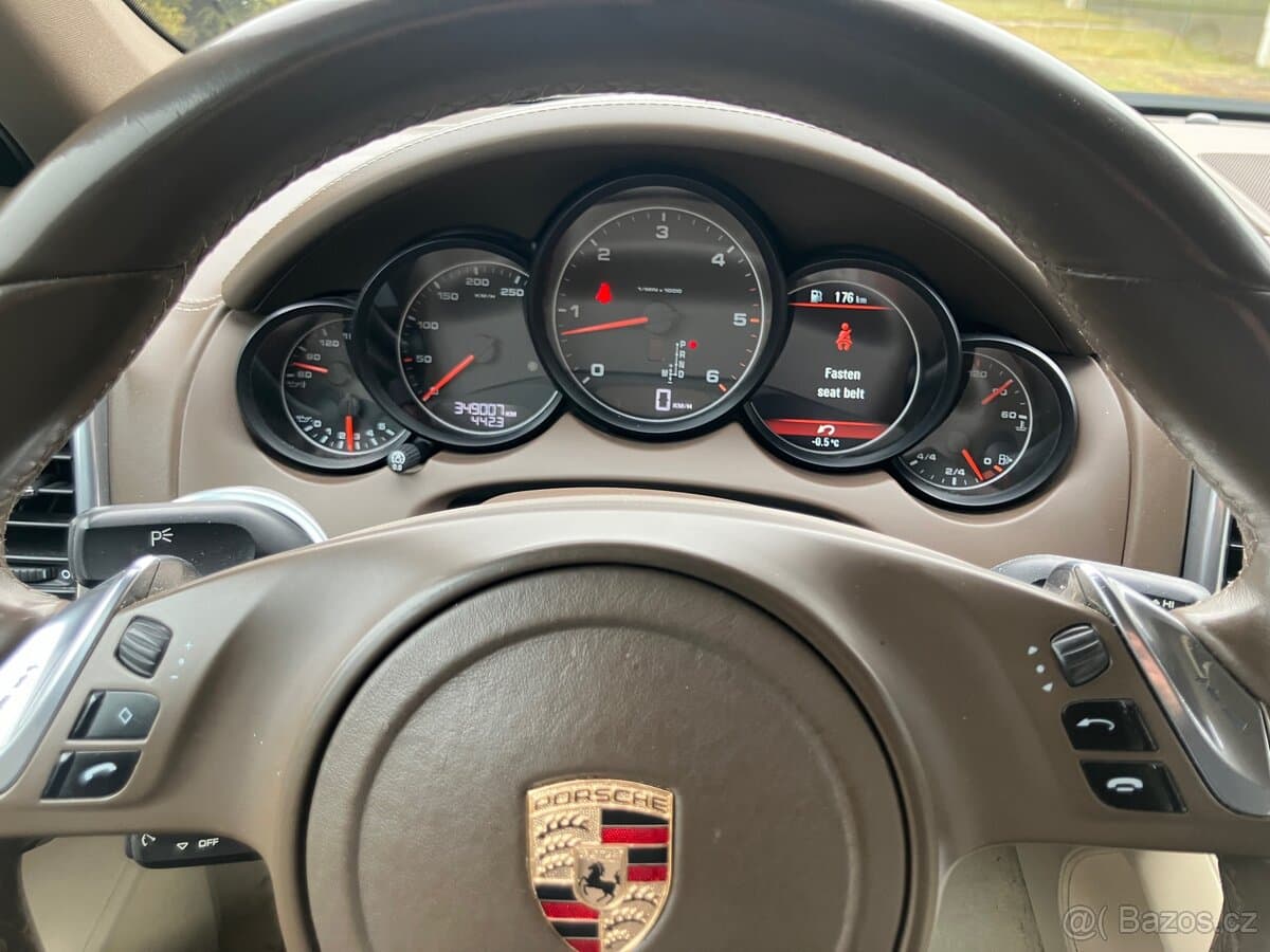 2012 Porsche CAYENNE - 9