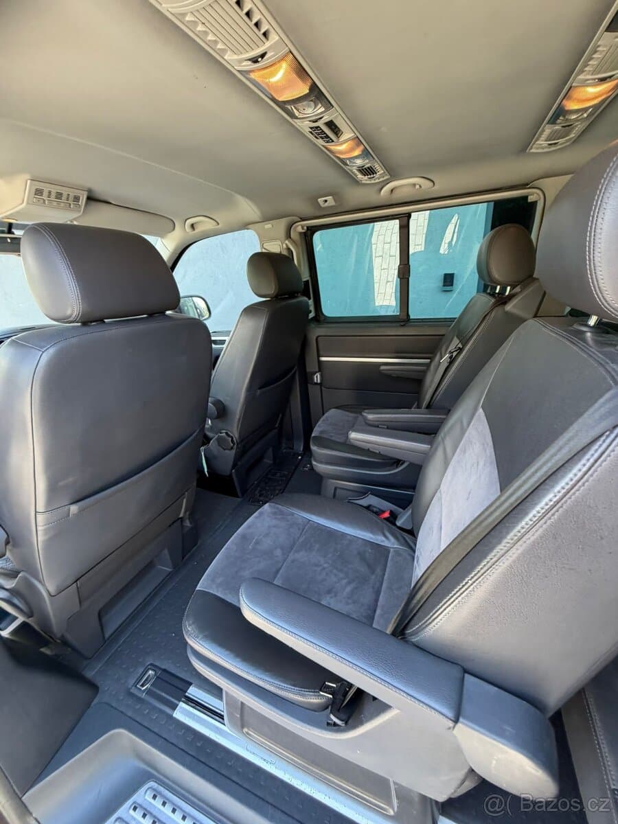 2011 Volkswagen MULTIVAN - 9