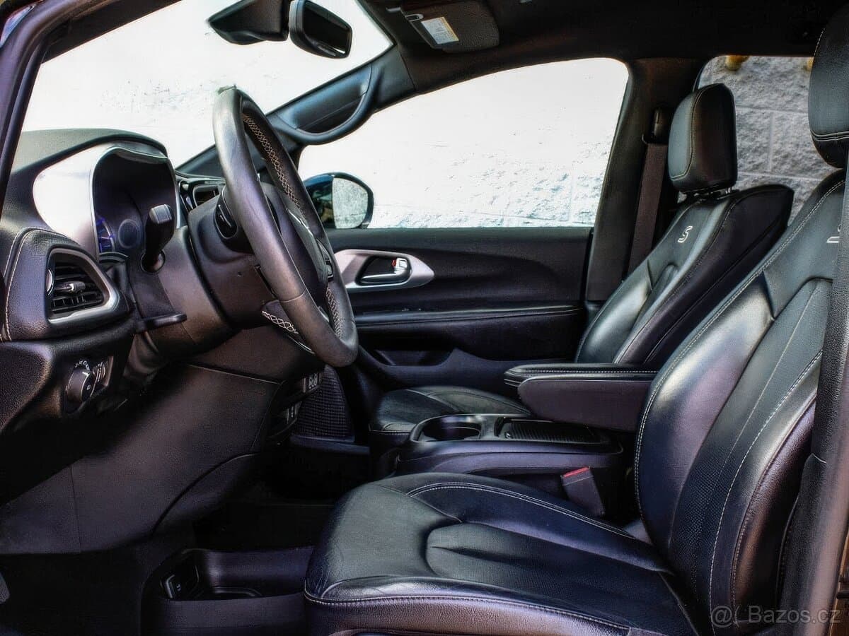 2022 Chrysler PACIFICA - 9