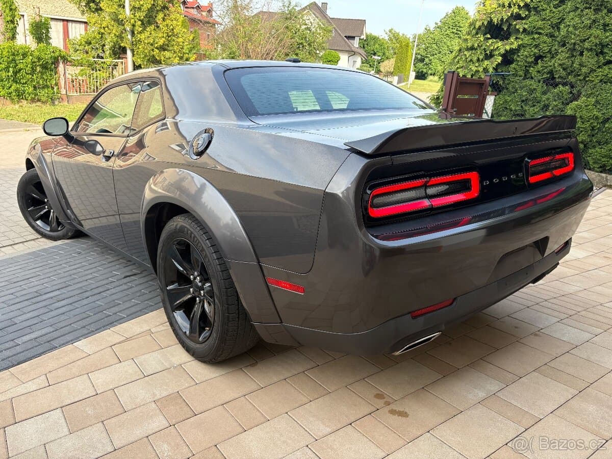 2020 Dodge CHALLENGER - 9