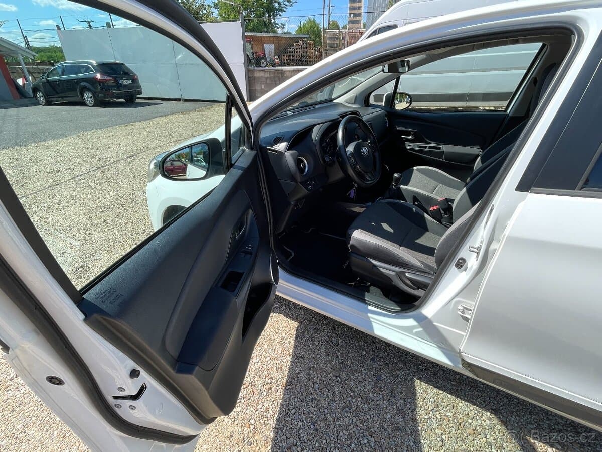 2020 Toyota YARIS - 9