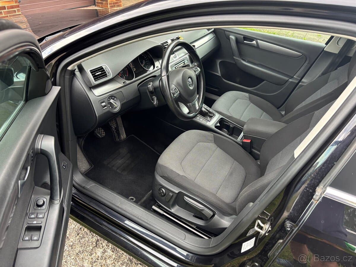 2014 Volkswagen PASSAT - 9