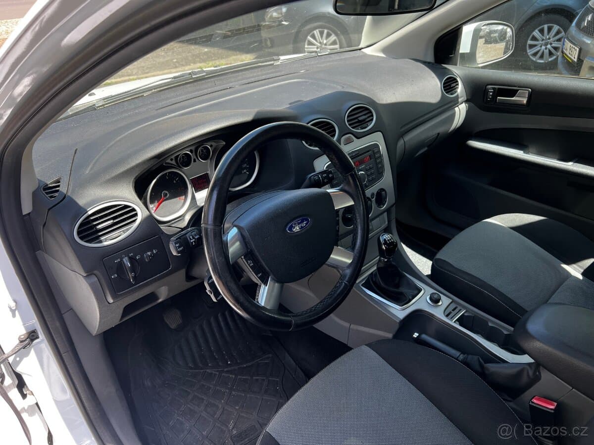 2011 Ford FOCUS - 9