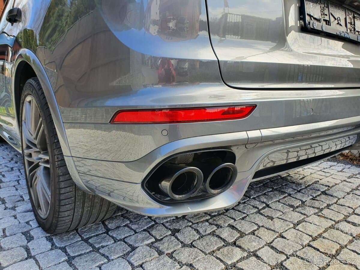 2015 Porsche CAYENNE - 9